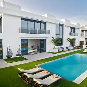 luxury-villa-punta-mujeres.in-canary-islands.com/
