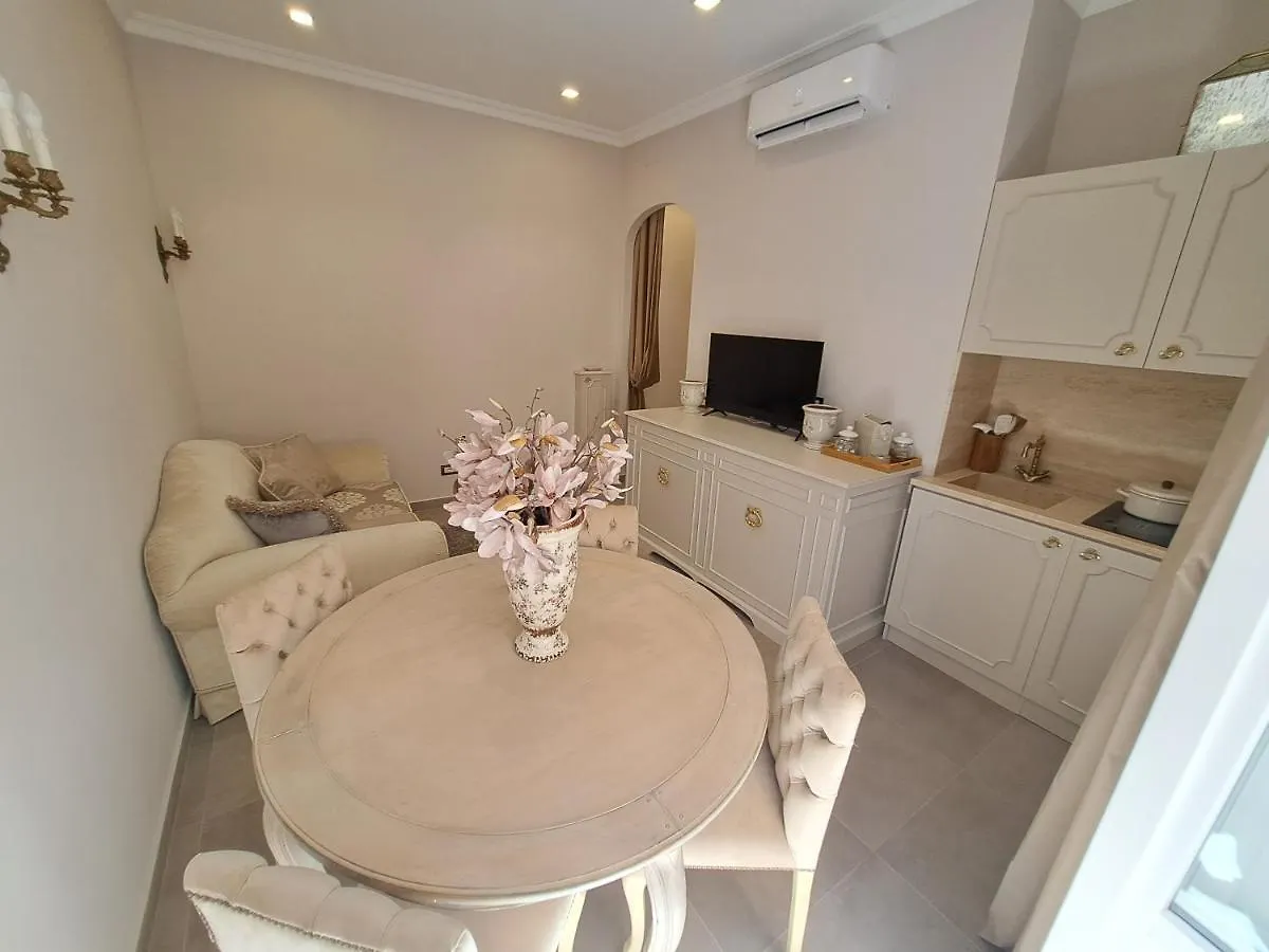 Suite Della Vite 27 Rome Apartment